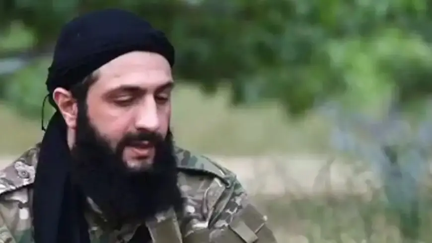 أول ظهور علني للجولاني في حلب (فيديو)