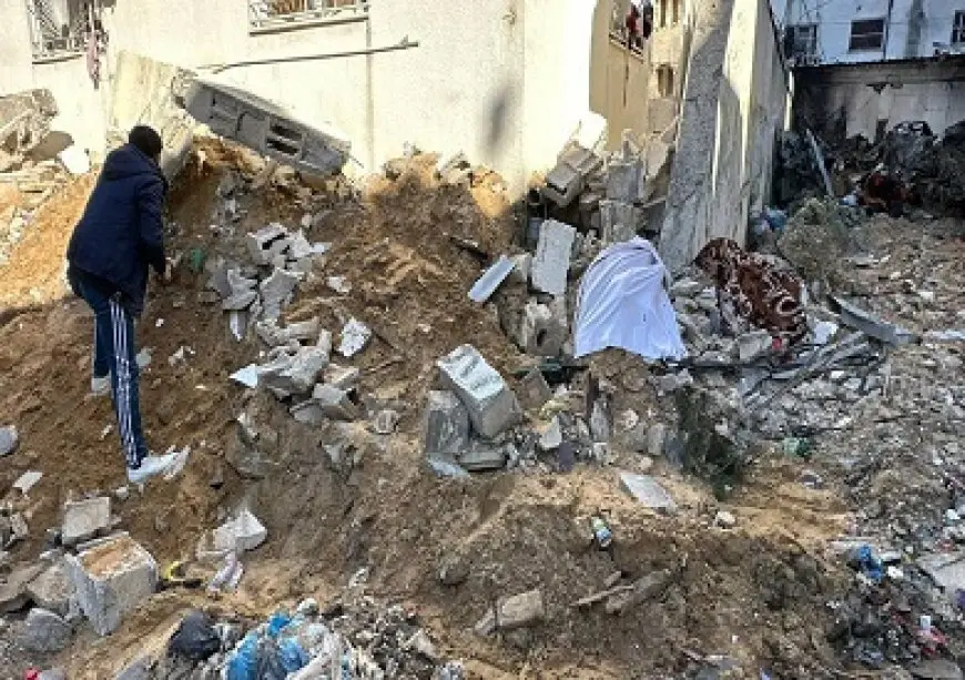 استشهاد مواطنين في قصف للاحتلال استهدف مستشفى كمال عدوان