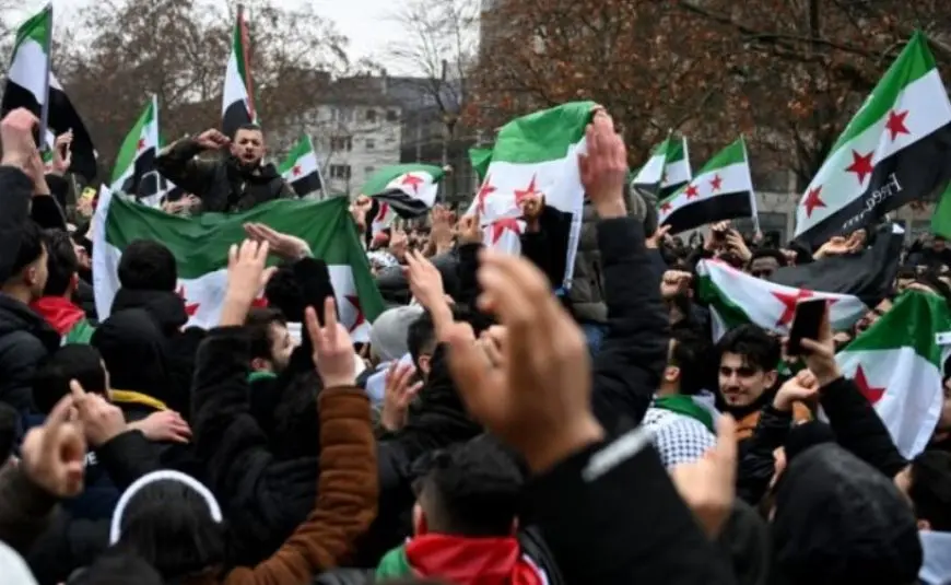 آلاف السوريين يحتفلون في ولاية بافاريا جنوبي ألمانيا بسقوط نظام الأسد