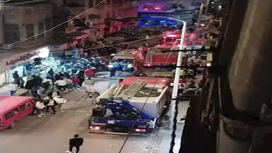 سقط عليهم سقف القهوة.. مصرع وإصابة 6 مواطنين في وكالة الليمون بالإسكندرية- فيديو وصور