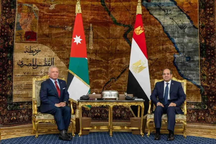 الرئيس السيسي وملك الأردن يؤكدان ضرورة الحفاظ على أمن سوريا واستقرارها