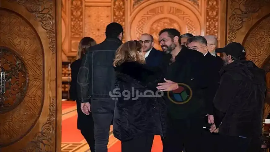 بالصور.. شريف عرفة وأحمد أمين في عزاء الراحل نبيل الحلفاوي