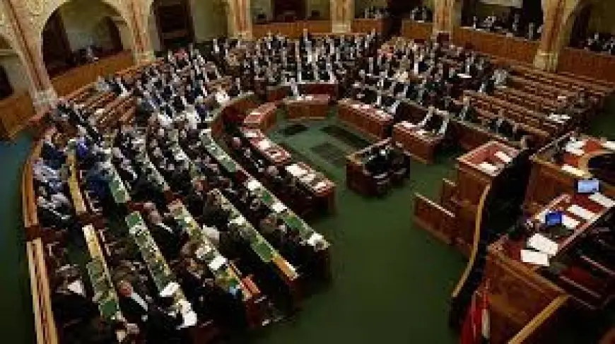 البرلمان المجري يغير القانون الانتخابي لصالح حزب فيدس بزعامة أوربان