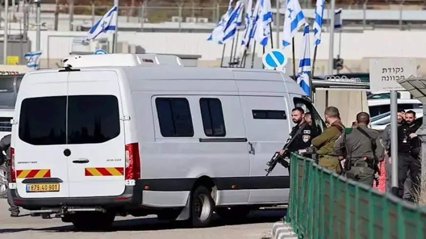 إعلام عبري: إسرائيل أعدت قائمة بأسرى فلسطينيين سيطلق سراحهم