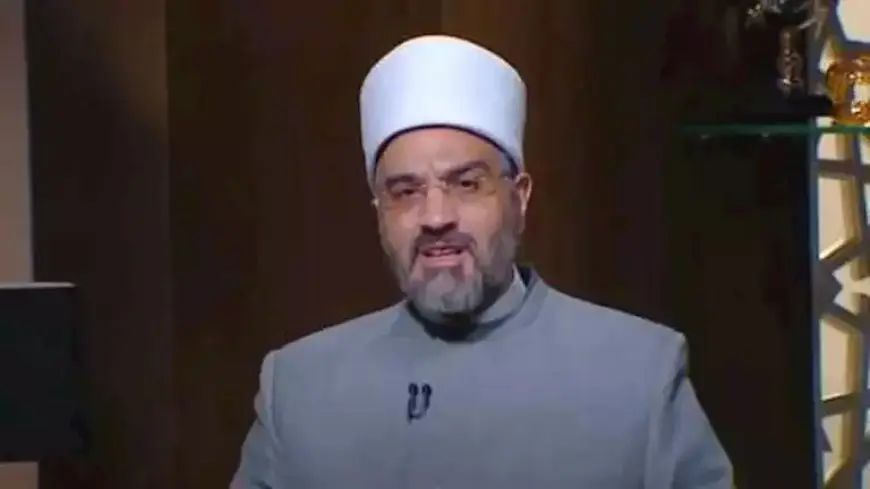 ما حكم توزيع الأم مالها بالتساوي بين الأبناء قبل وفاتها؟.. الإفتاء توضح