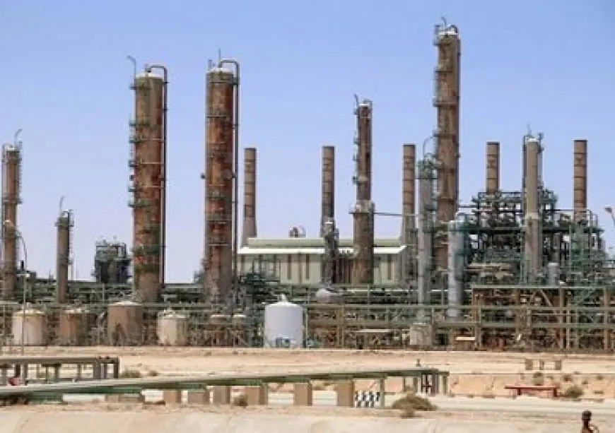 توقف تصدير النفط من مينائي راس لانوف والسدرة في ليبيا