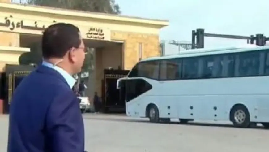 أشرف زكي: كنا أول نقابة مهنية تعلن رفضها للعدوان على غرة من أمام معبر رفح