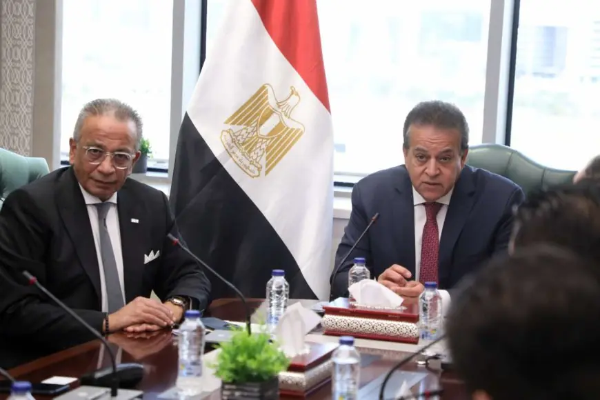 وزير الصحة يشهد توقيع بروتوكول تعاون بين الوزارة ومؤسسة البنك التجاري الدولي