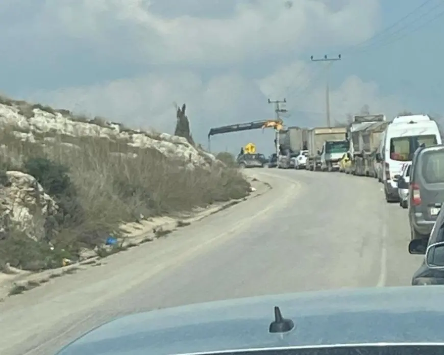 الاحتلال ينصب بوابة حديدية عند مدخل سيلة الظهر جنوب جنين