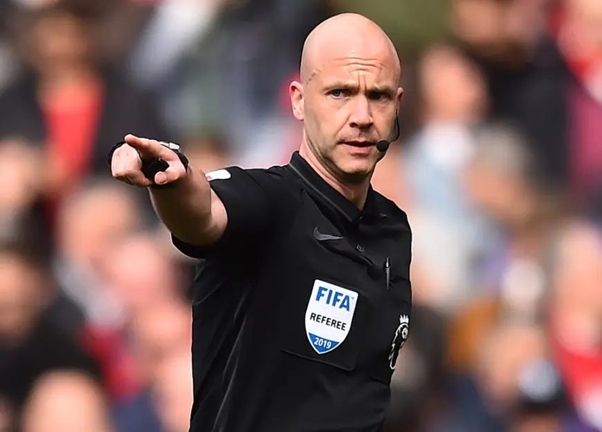 رابطة الدوري الإنجليزي تعلن حكام قمة مانشستر سيتي وليفربول
