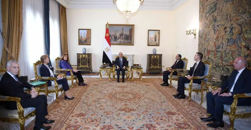السيسي يستقبل مفوضة الاتحاد الأوروبي لشئون المتوسط لطرح رؤية مصر إزاء التطورات في قطاع غزة