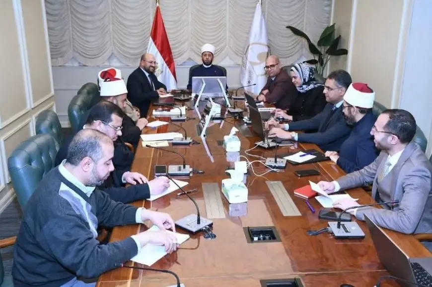 وزير الأوقاف يتابع إجراءات إطلاق منصة الأوقاف الرقمية مع قيادات الوزارة