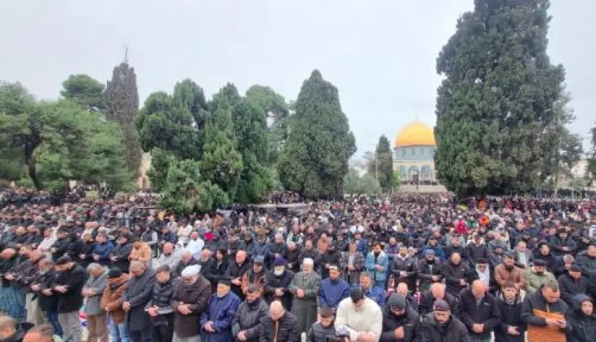 90 ألفا يؤدون الجمعة الأولى من رمضان في المسجد الأقصى