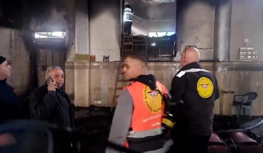 مستشار الرئيس الفلسطيني يدين جريمة إحراق مسجد النصر بنابلس ويدعو لشد الرحال إلى الأقصى