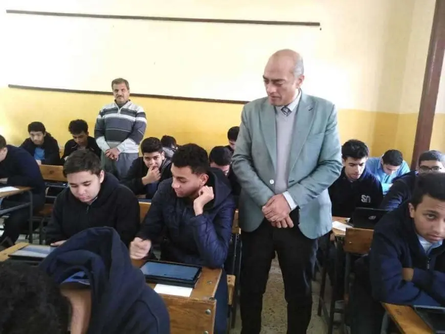 مدير إدارة المنيا التعليمية يتابع انطلاق امتحانات شهر مارس