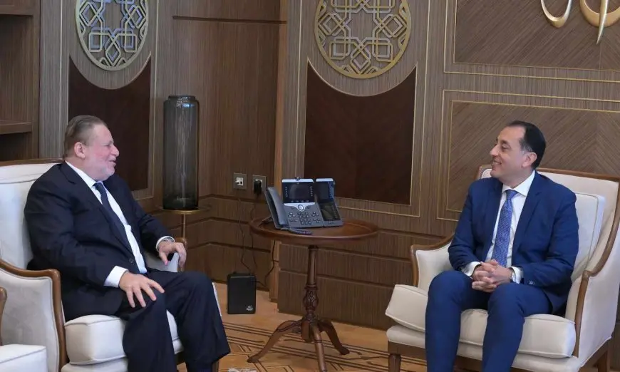 رئيس الوزراء يلتقي محافظ البنك المركزي: احتياطيات البلاد من النقد الأجنبي متوافرة عند مستويات مطمئنة