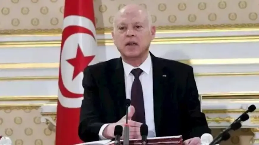 الرئيس التونسي قيس سعيد يقيل رئيس الحكومة