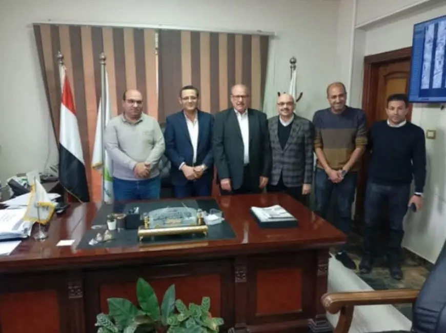 بعد سداد القسط الثاني.. البلشي وخراجة يوقعان عقد أرض مدينة الصحفيين بحضور رئيس جهاز حدائق أكتوبر