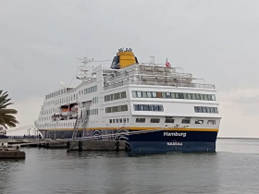 ميناء غرب بورسعيد يستقبل 475 سائحا على متن السفينة السياحية M.S HAMBURG