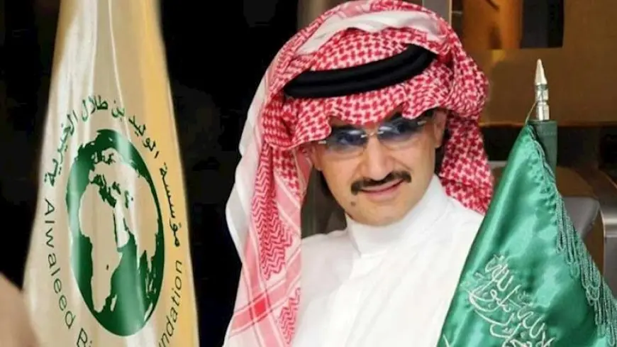 فيديو- الوليد بن طلال يعد شابا بسيارة فاخرة لكن بشرط وحيد