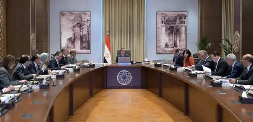 رئيس الوزراء يستعرض موقف الطاقة في الصيف المقبل