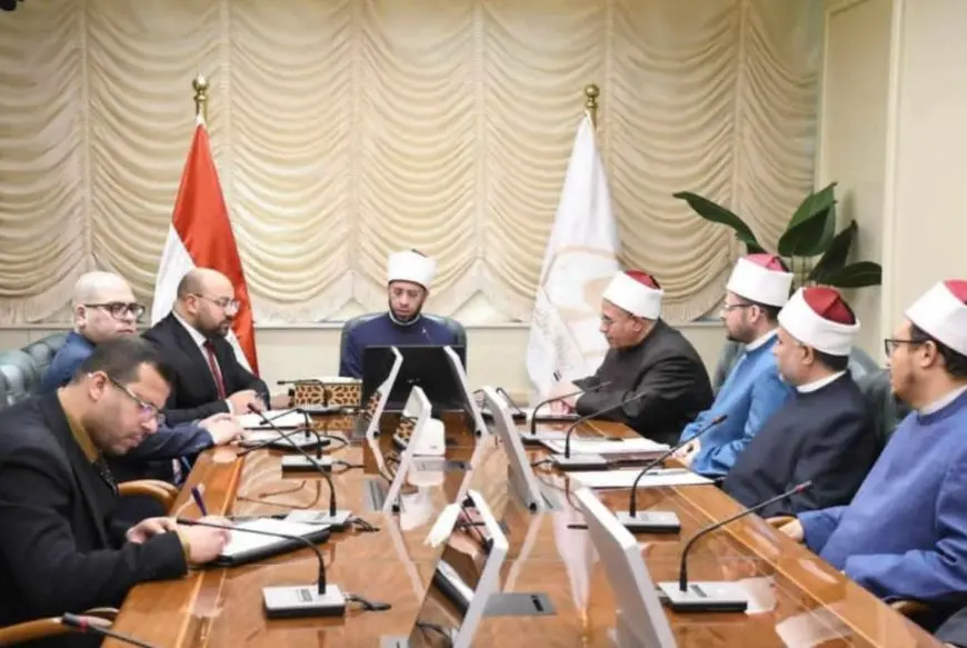 وزير الأوقاف يتابع خطة العمل في العشر الأواخر والاستعداد لصلاة عيد الفطر بجميع المحافظات