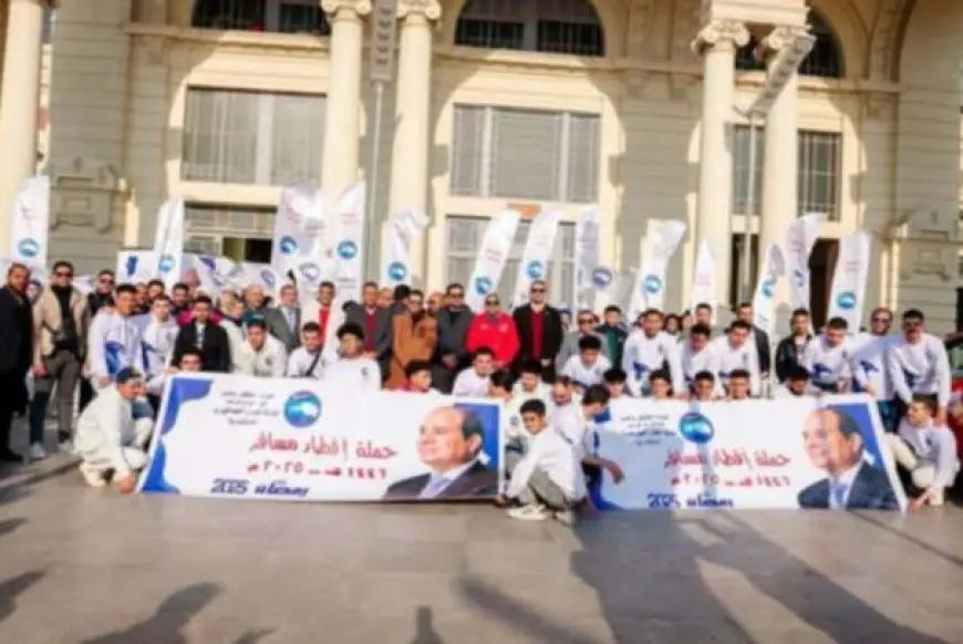 حزب مستقبل وطن يوزع 1500 وجبة على المسافرين في محطة قطار الإسكندرية