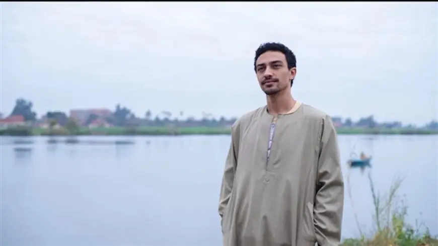 أحمد غزي يعيد مشهد محمود المليجي وأحمد زكي الشهير “وعايزني أكسبها” بمسلسل “قهوة المحطة”