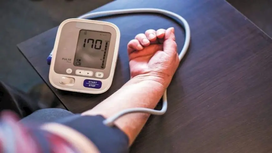تسبب ارتفاع الضغط والفشل الكلوي والجلطات.. جمال شعبان يحذر من عادة خطيرة