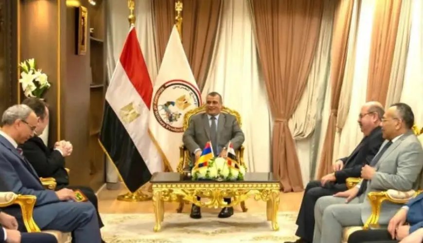 وزير الإنتاج الحربي يبحث مع السفير الأرميني آفاق التعاون في التصنيع العسكري والمدني