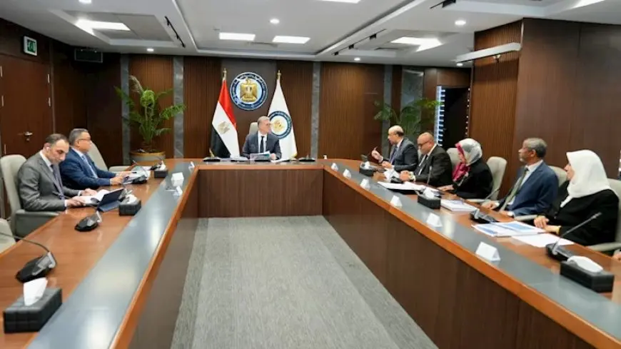 وزير البترول يوجة “إبيسكو” للخدمات البترولية بوضع خطة لتحسين الأداء المالى وتقليل التكاليف