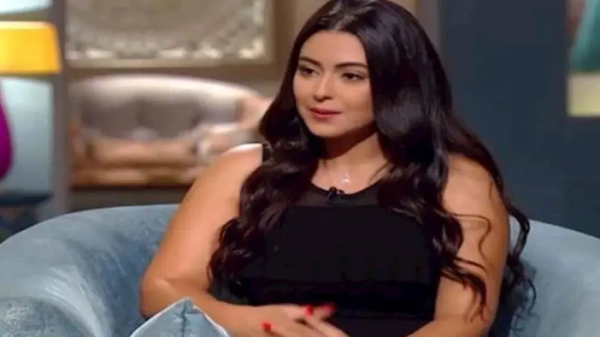 نهى عابدين: “والدتي كانت شديدة عليا وضربتني وهذه العادات أثرت نفسيتنا”