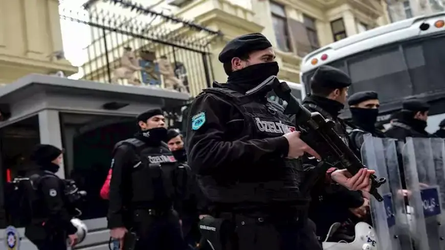 تركيا: القبض على صحفي سويدي بتهم الإرهاب