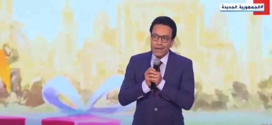 احتفالية العيد.. سامح حسين يحيي شهداء مصر: أسركم وأبناؤكم فوق رأسنا