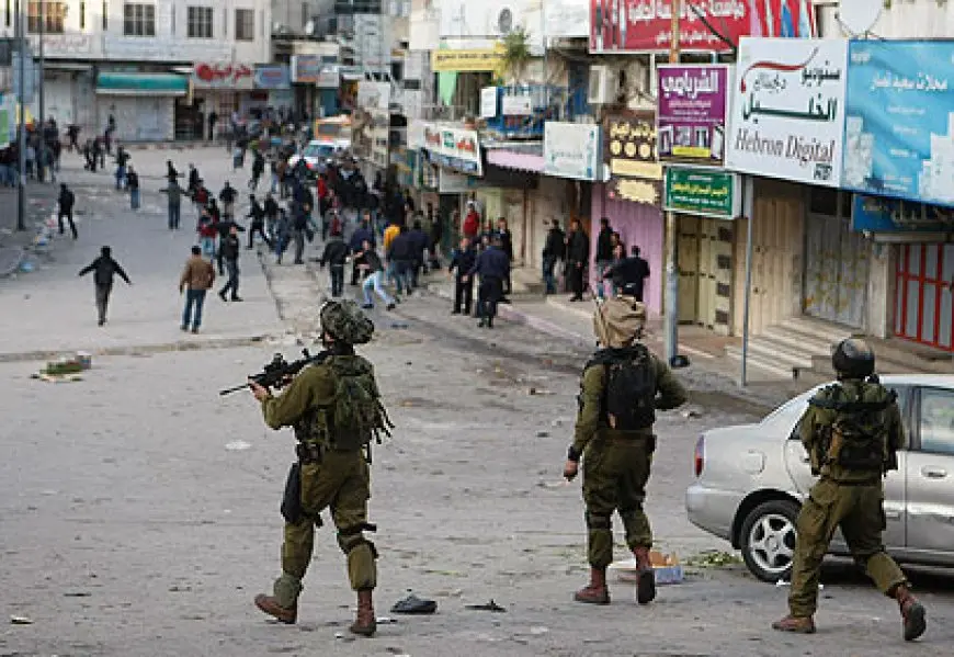 رئيس الأركان الإسرائيلي يحقق في اعتداء جنود على فلسطينيين بالخليل