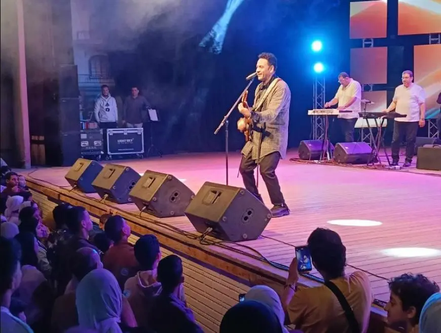 في حفل كامل العدد.. مصطفى قمر يتألق على مسرح محمد عبدالوهاب بالإسكندرية