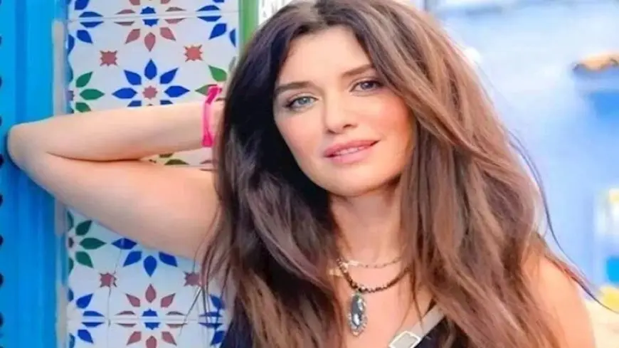 غادة عادل بصحبة منى زكي والسعدني وريهام عبدالغفور أمام البحر (صورة)