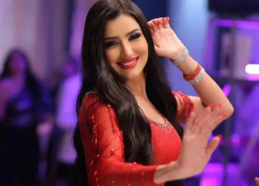السبت.. عمرو أديب يستضيف مي عمر في برنامج الحكاية