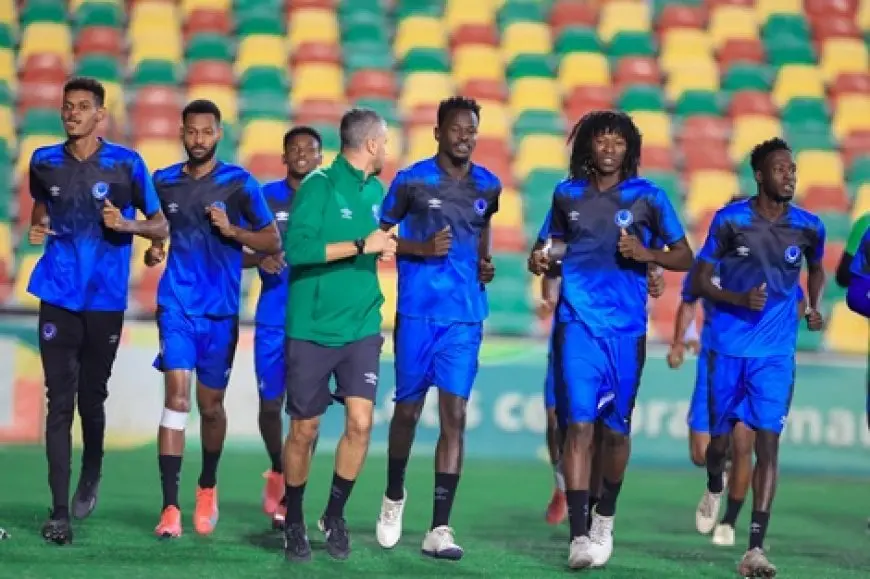 الهلال يبدأ استعداداته في موريتانيا لمواجهة الأهلي