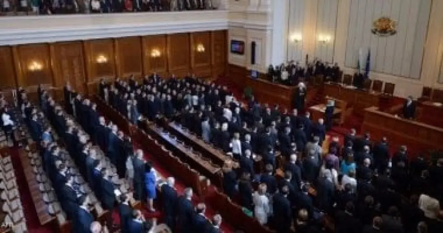 الحكومة البلغارية تنجو من تصويت بحجب الثقة