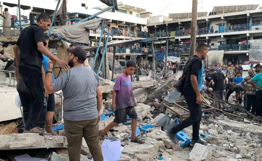 15 شهيدا جراء قصف الاحتلال مدرسة تؤوي نازحين في حي التفاح بغزة