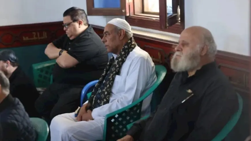 بـ”الجلباب الأبيض”.. أحمد بدير يحضر جنازة زوجة نضال الشافعي (صورة)