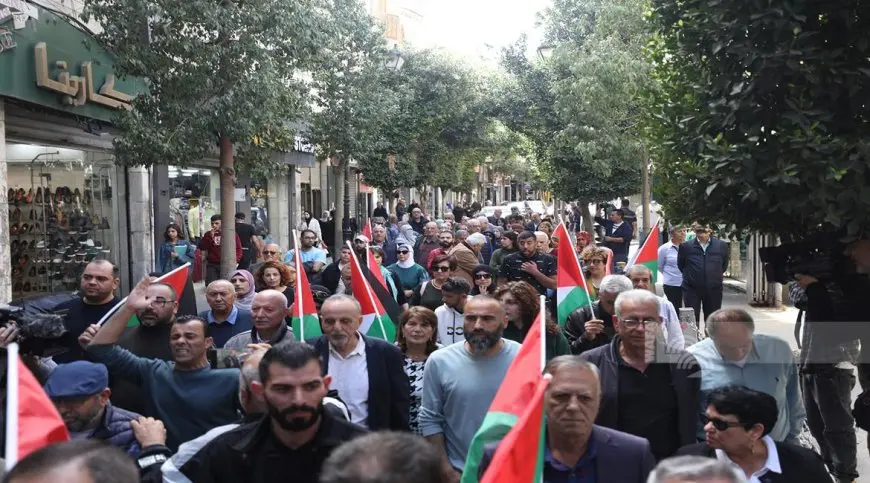 وقفة ومسيرة في رام الله تنديدا باستمرار العدوان على أهل غزة