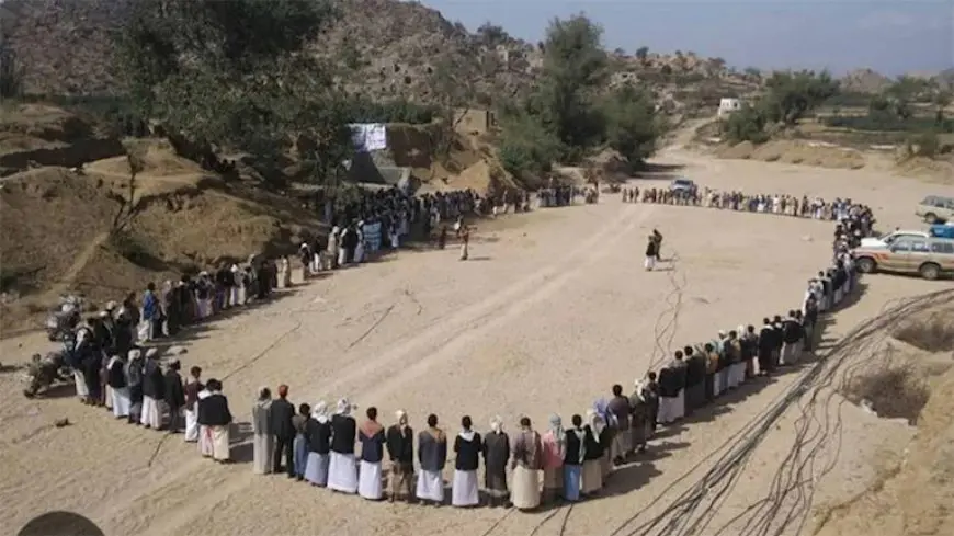 بعد تأكيد ترامب مقتل بعض قادتهم.. الحوثيون: مدنيون يحتفلون بالعيد- فيديو