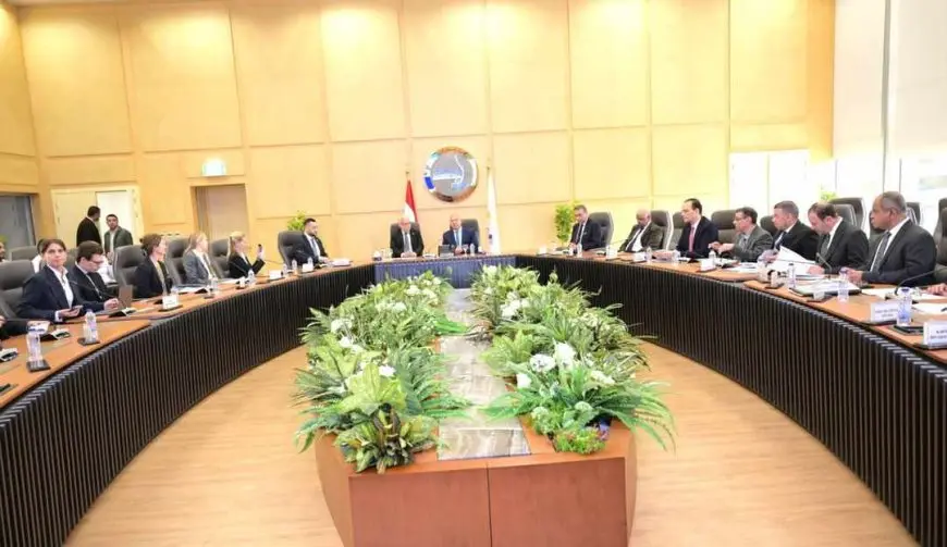 وزير النقل يبحث مع السفير السويدي إعداد الدراسات لخطة تشغيل مشروع الأتوبيس الترددي