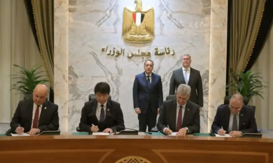 مدبولي يشهد توقيع حزمة من العقود الخاصة بمقاول الائتلاف المصري الصيني المشترك