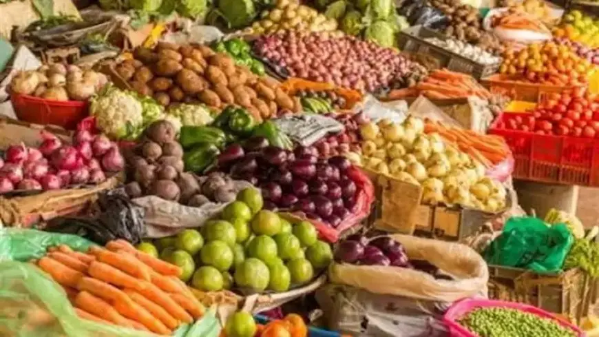 انخفاض الليمون.. أسعار الخضروات والفاكهة في سوق العبور اليوم