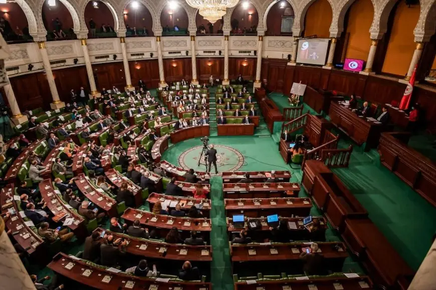 برلمان تونس يسحب مشروع قانون لتأسيس المحكمة الدستورية المعطلة منذ أكثر 10 سنوات