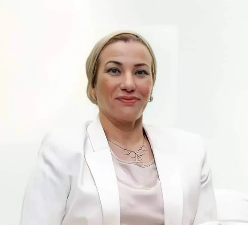 وزيرة البيئة توجه باتخاذ إجراءات قانونية ضد سائق سيارة ألقى المخلفات في إمبابة