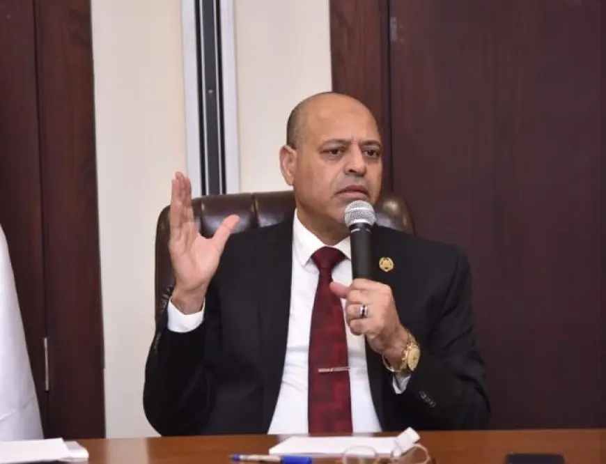 وزير العمل يعتمد صرف 297 مليونا و445 ألفا و500 جنيه منحة عيد العمال للعمالة غير المنتظمة